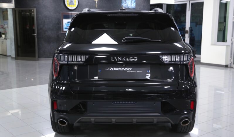 Lynk & Co 01 PHEV auto pieno