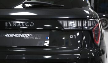 Lynk & Co 01 PHEV auto pieno