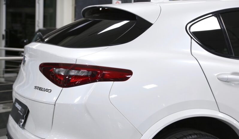 Alfa Romeo Stelvio Quadrifoglio 2.9 Bi-Turbo V6 510 CV AT8 pieno