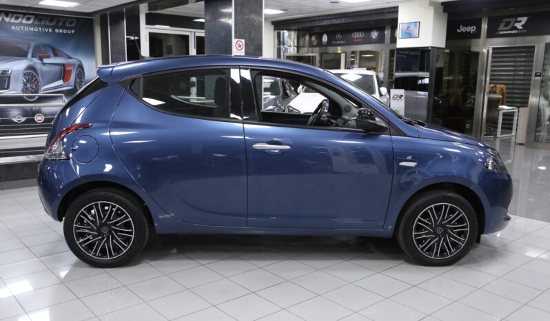 Lancia Ypsilon 1.0 Hybrid Gold_neopatentati pieno