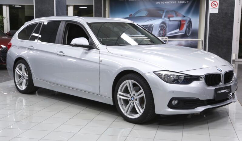 BMW 318d Touring Business Advantage auto pieno