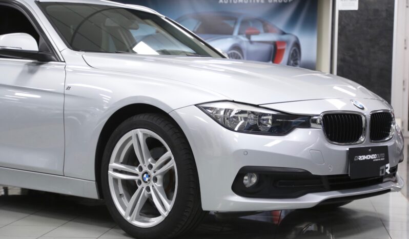 BMW 318d Touring Business Advantage auto pieno