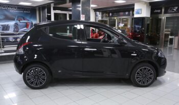 Lancia Ypsilon 1.0 FireFly 5 porte S&S Hybrid Gold pieno