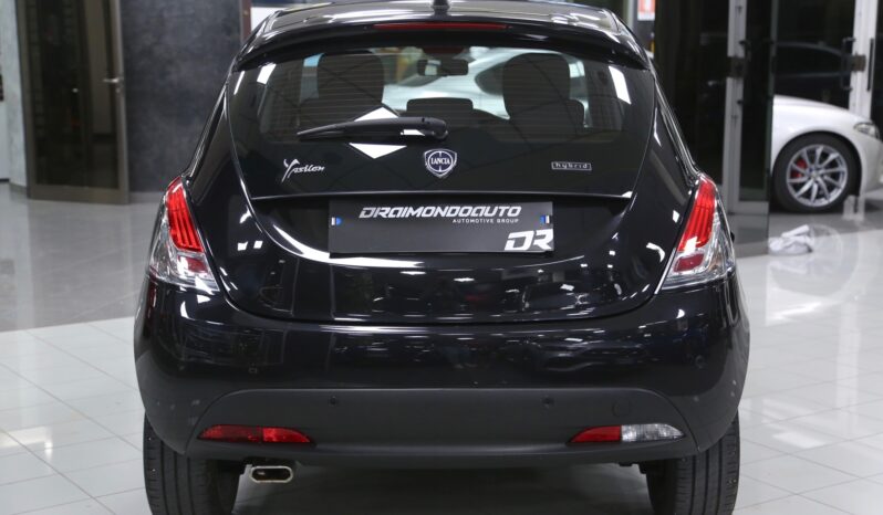 Lancia Ypsilon 1.0 FireFly 5 porte S&S Hybrid Gold pieno