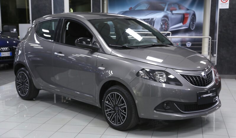 Lancia Ypsilon 1.0 FireFly 5 porte S&S Hybrid Gold pieno