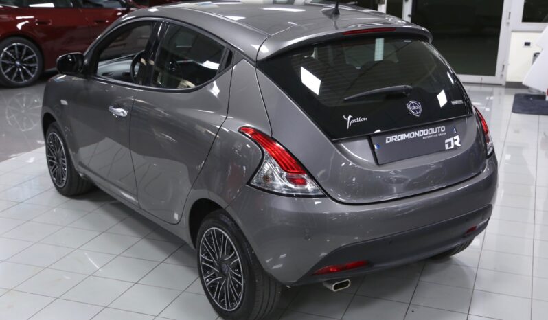 Lancia Ypsilon 1.0 FireFly 5 porte S&S Hybrid Gold pieno