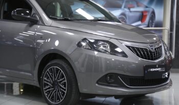 Lancia Ypsilon 1.0 FireFly 5 porte S&S Hybrid Gold pieno